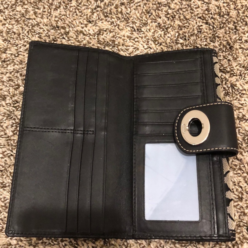 Used Coach wallet - Picture 2 of 3